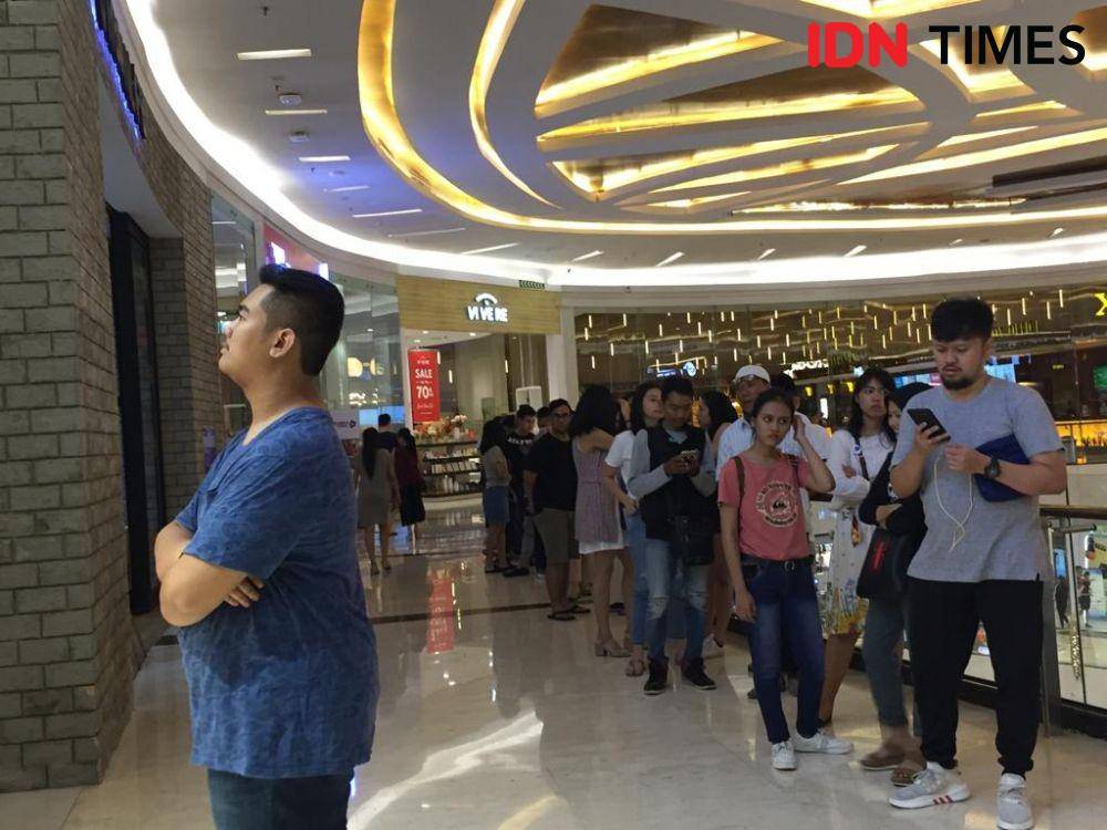 Antrean pembeli di Xing Fu Tang Lippo Mall Kemang. IDN Times/Dewi Suci