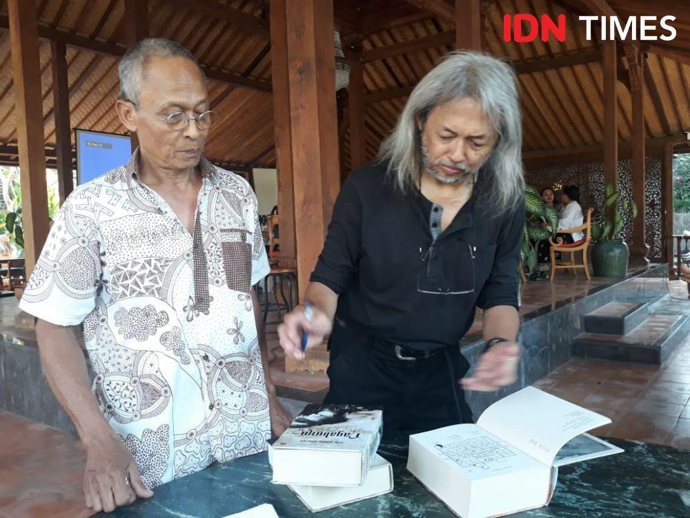 Seno Gumira Launching Buku Nagabumi Ke-3 di UWRF