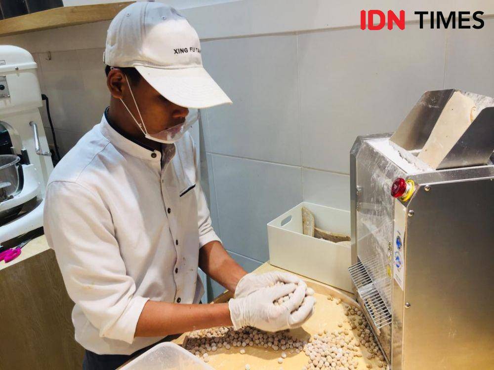 Proses pembuatan boba di kedai Xing Fu Tang. IDN Times/Dewi Suci