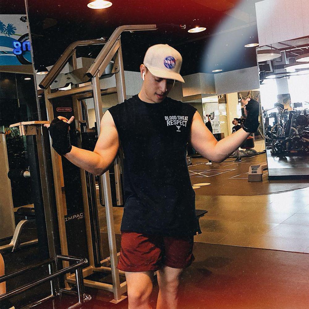 instagram.com/billydavidson_