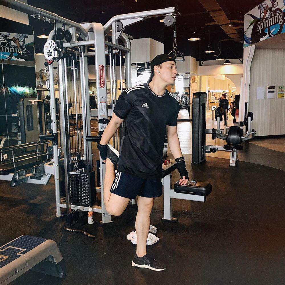 10 Potret Memesona Billy Davidson Saat Nge-gym, Makin Macho!