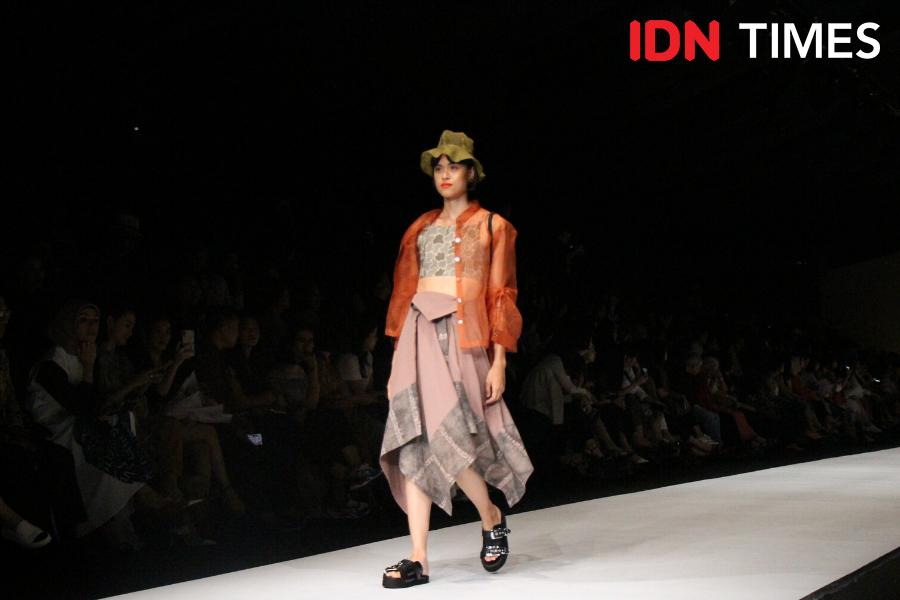 Inspirasi Gaya Earth Colors ala Purana dan Humbang Kriya di JFW 2020