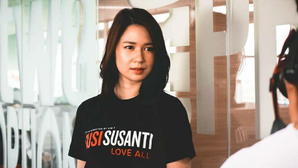Perankan Susi Susanti, 10 Potret Menawan Laura Basuki saat Promo Film