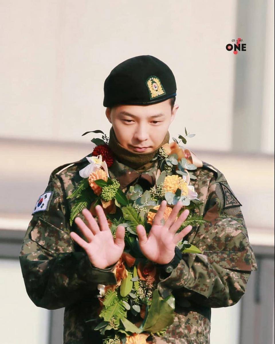 twitter.com/g_one818