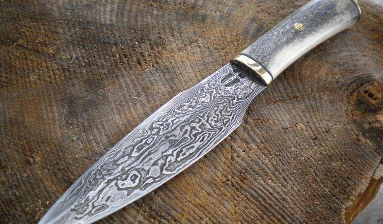 pocketknifeinfo.com