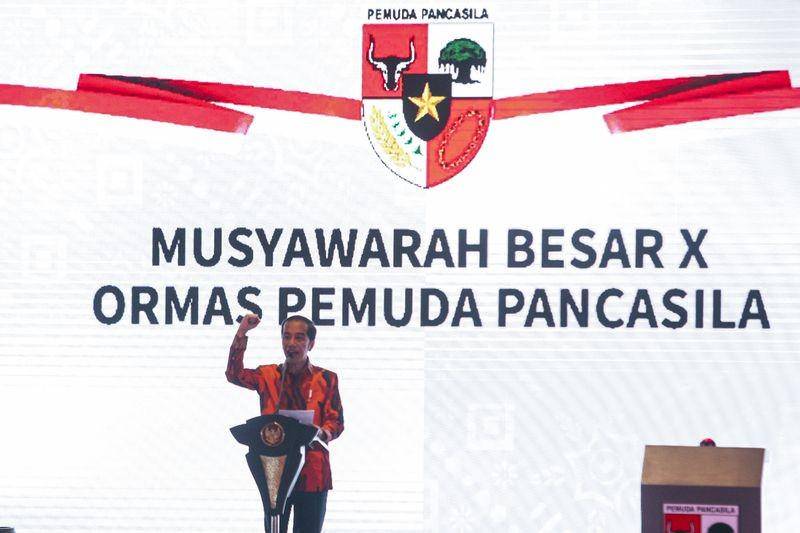 (Presiden Joko Widodo berbicara di Mubes Pemuda Pancasila) ANTARA FOTO/Reno Esnir