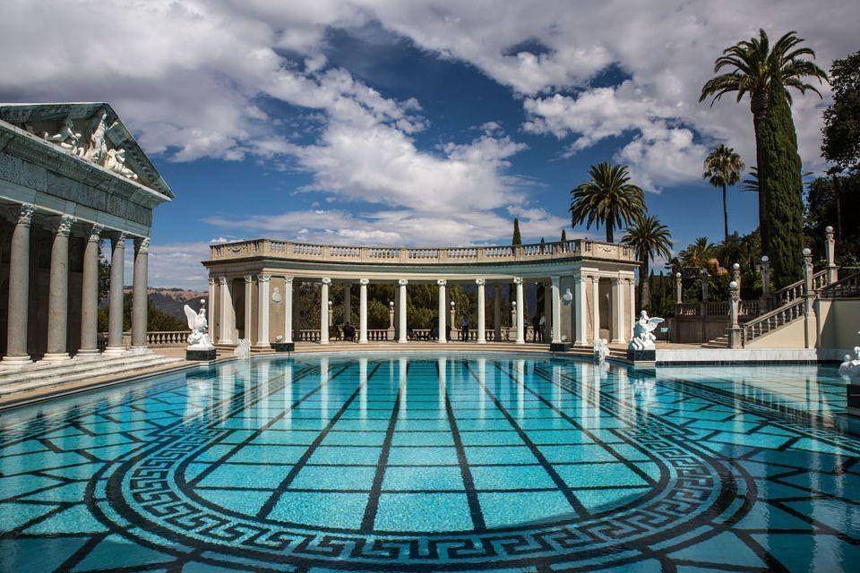 instagram.com/thehearstcastle