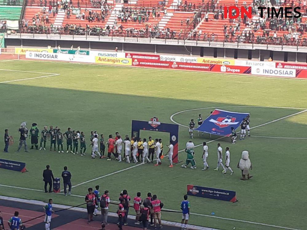 Persebaya Vs PSS pada pekan ke-25 Shopee Liga 1 2019 di Stadion Gelora Bung Tomo (GBT), Surabaya, Selasa (29/10). IDN Times/Ardiansyah Fajar