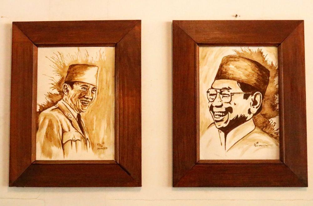 Hasil karya lukisan Wirastho dari cethe di galeri Cangkir Laras miliknya. IDN Times/ Alfi Ramadana