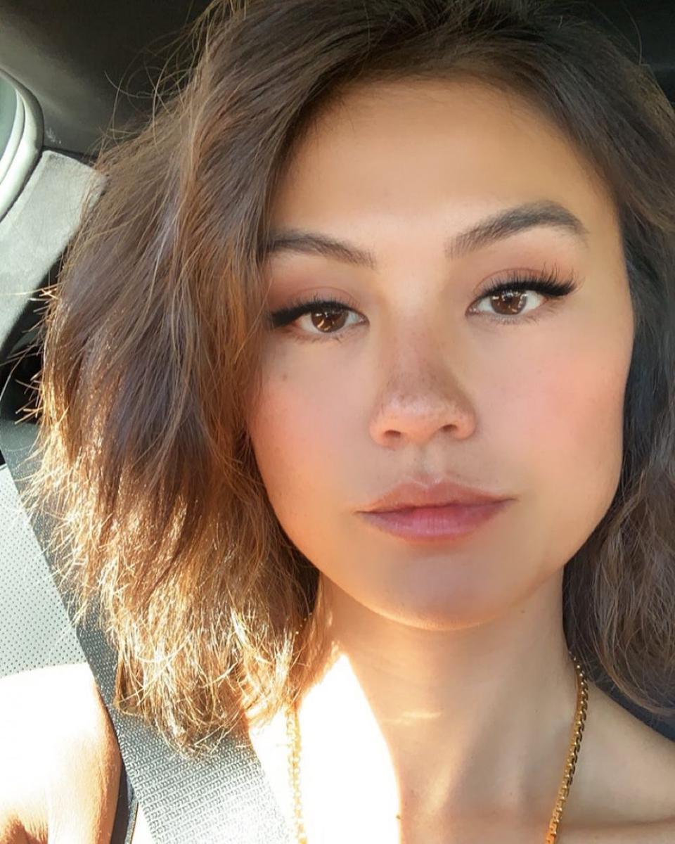 instagram.com/AGNEZ MO