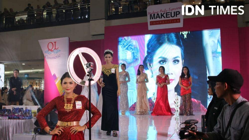 Jangan Salah Ya? Dear Ladies, Ini Inspirasi Makeup Party Eye Catching