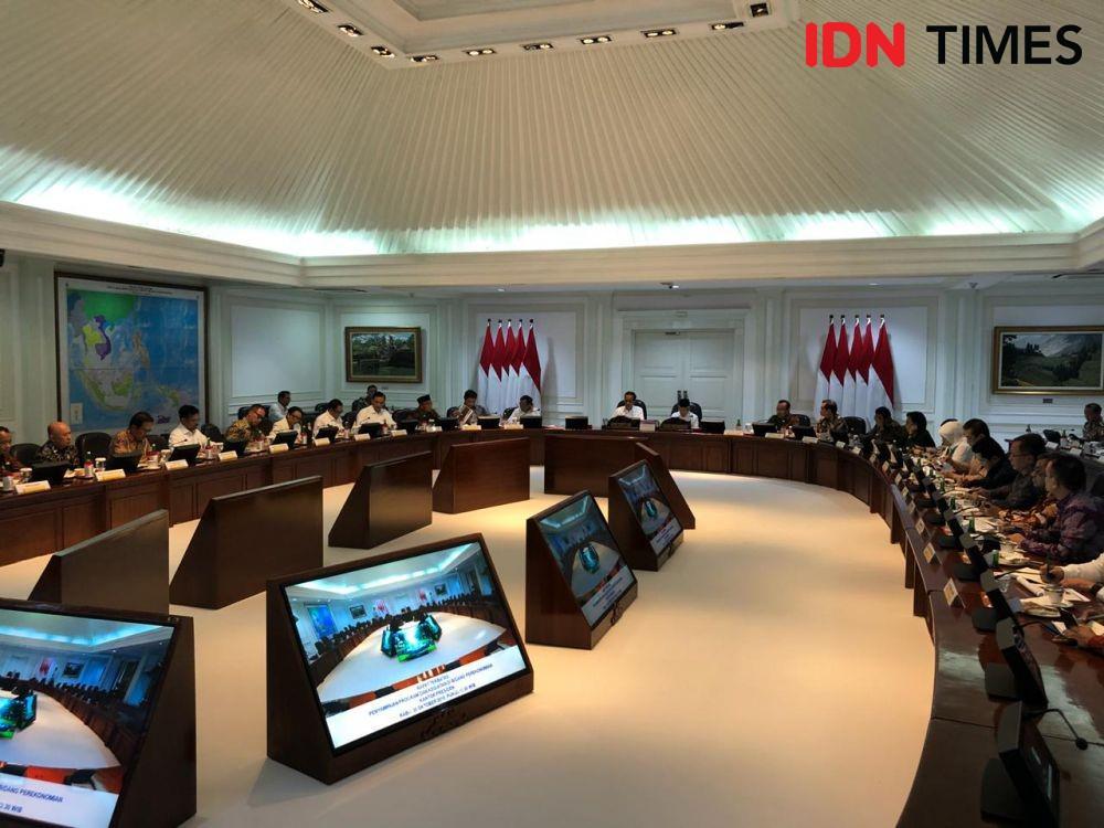 Ratas Perdana Soal Ekonomi, Jokowi Minta 5 Hal Ini pada Menterinya