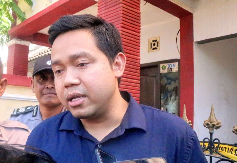 Kasat Reskrim Polres Malang Kota, AKP Komang Yogi Arya Wiguna usai melakukan olah TKP dirumah orang tua korban