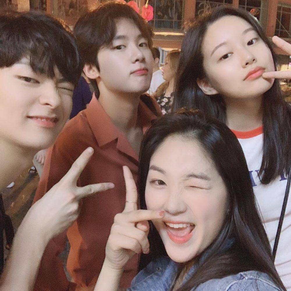 Instagram.com/kim_d.he