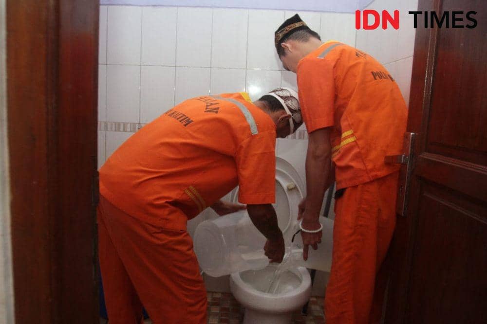 Sabu-Sabu Seberat 11,8 Kilogram Dibuang di Toilet