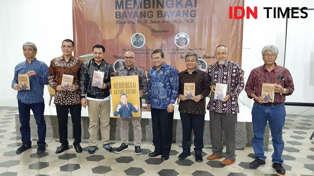 Peluncuran dan Bedah Buku Membingkai Bayang-Bayang Karya Sutarto Hadi