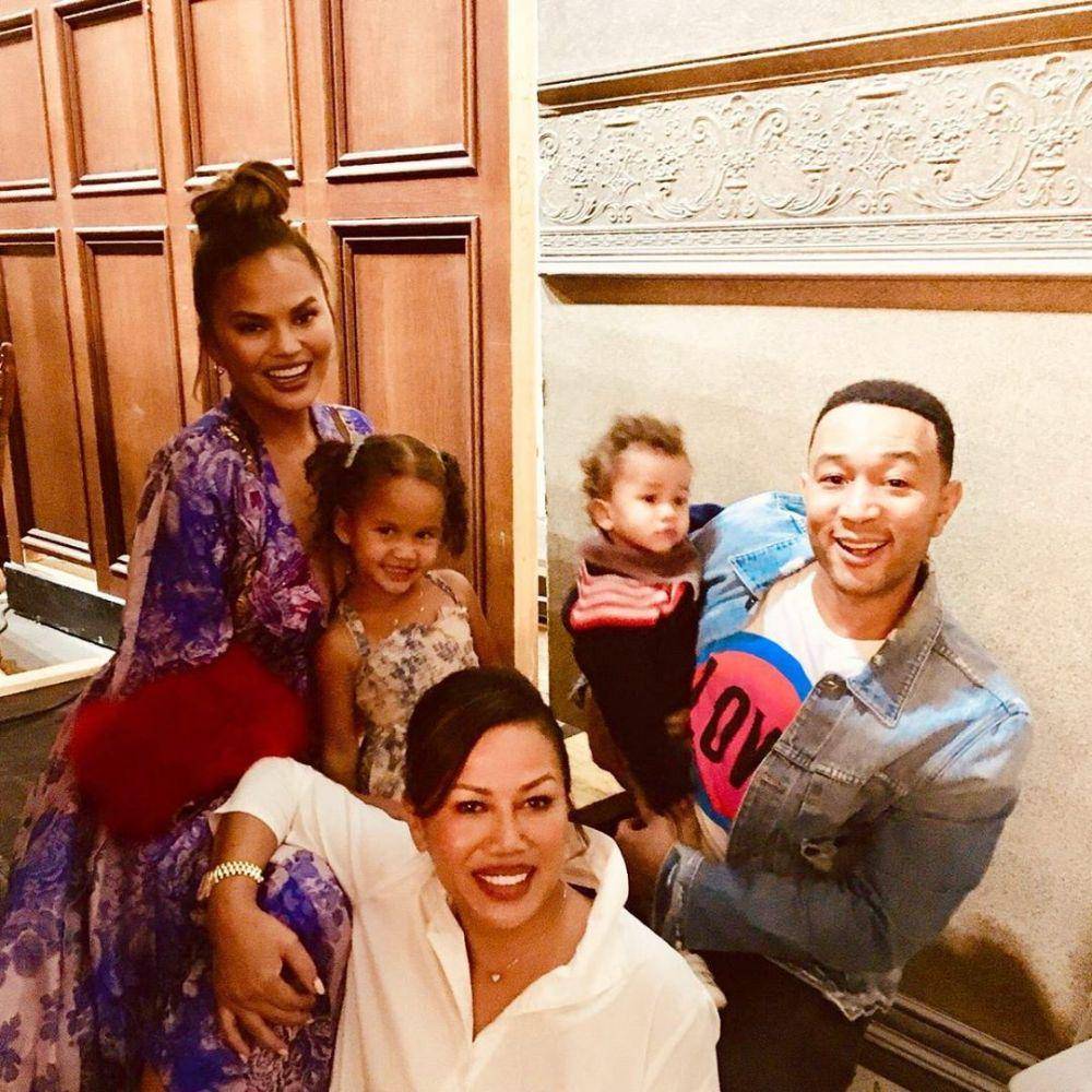 Instagram.com/chrissyteigen