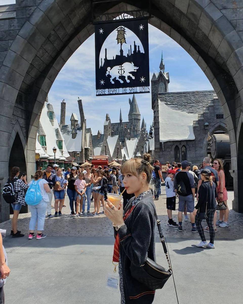 instagram.com/LISA