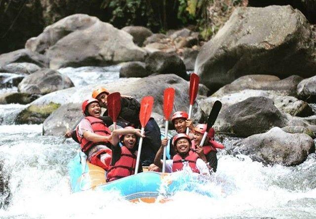 Tips dan Trik Berarung Jeram, Olahraga Ekstrem yang Seru Banget