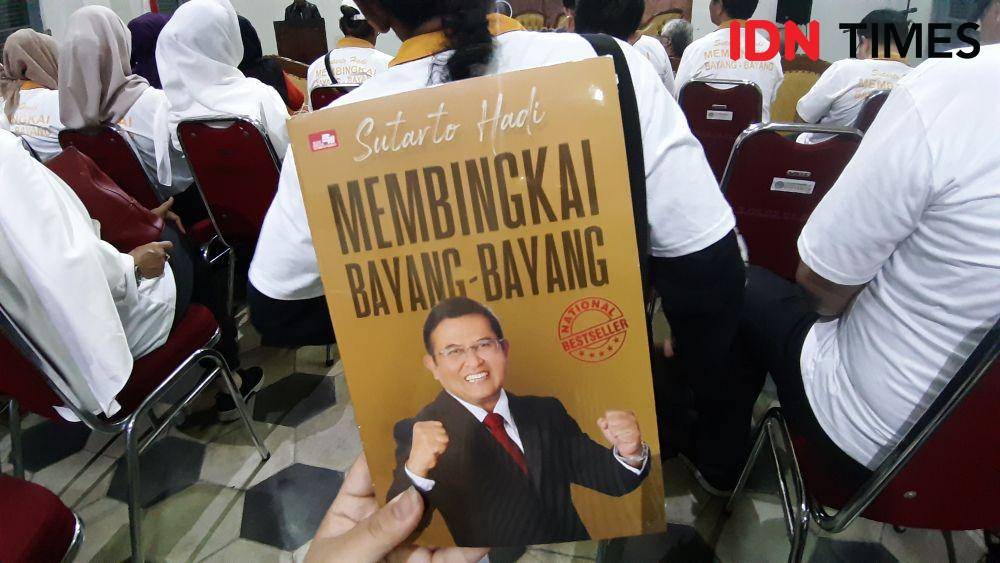 Peluncuran dan Bedah Buku Membingkai Bayang-Bayang Karya Sutarto Hadi. 01 November 2019. IDN Times/Yolanda Vania