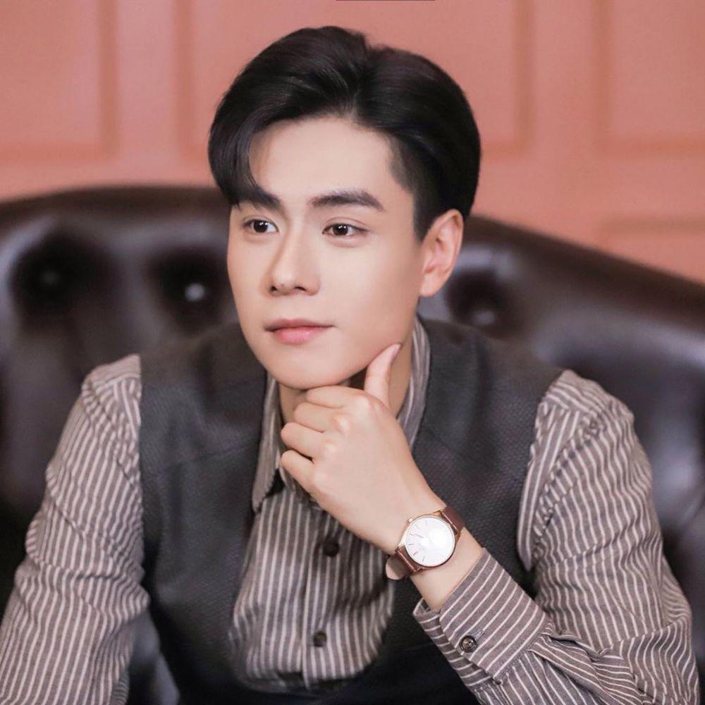 Bikin Jatuh Cinta, 9 Potret Hu Yi Tian yang Makin Berkarisma