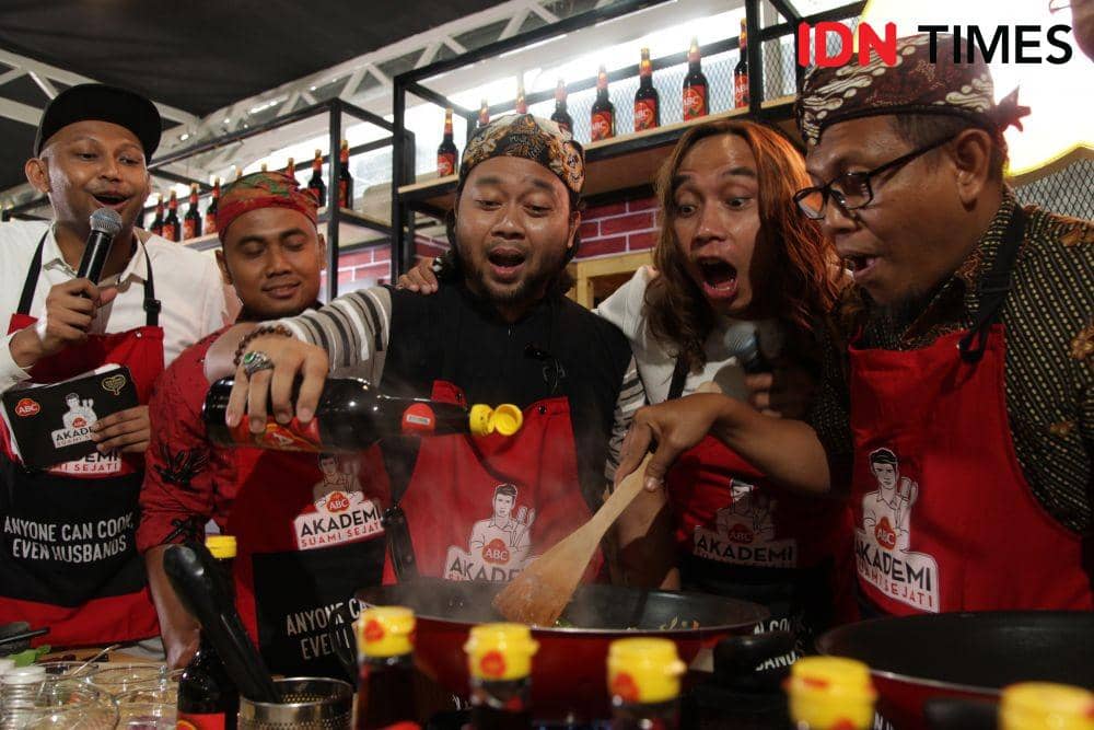 Potret Keseruan Acara Suami Sejati Memasak, Saatnya Istri Istirahat