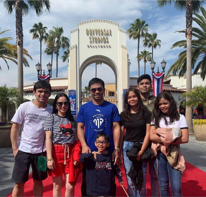 10 Potret Many Pacquiao Bersama Keluarga, Harmonis Banget!