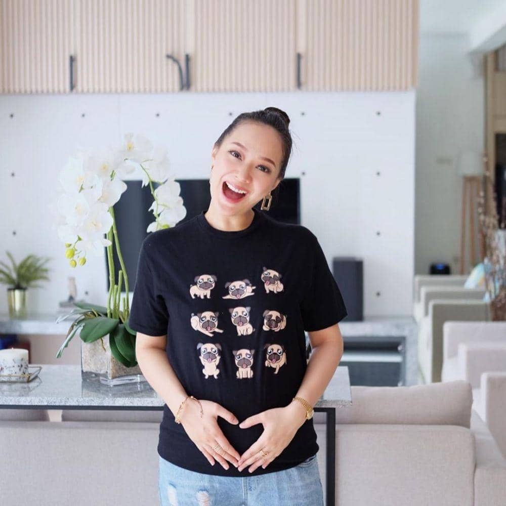 instagram.com/yuanitachrist