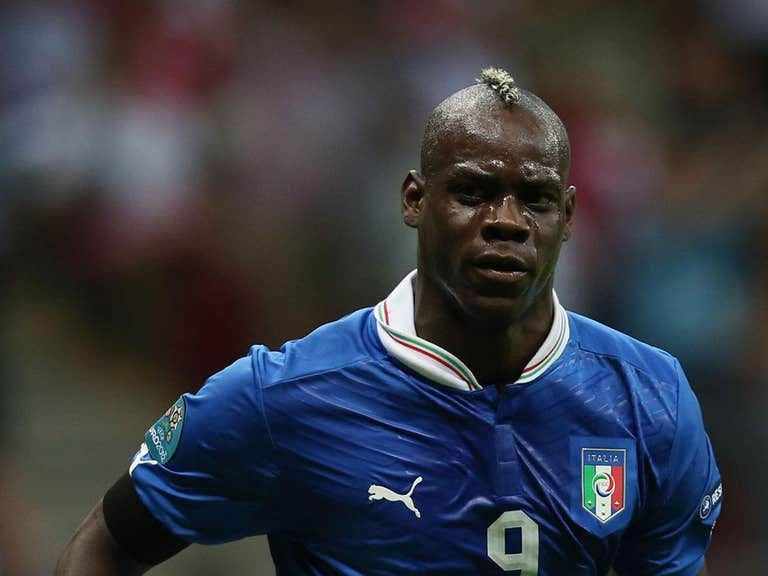 Mario Balotelli berseragam timnas Italia. (independent.co.uk)