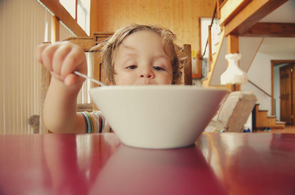6 Cara Mengatasi Anak yang Hobinya Pilih-pilih Makanan, Dijamin Sukses