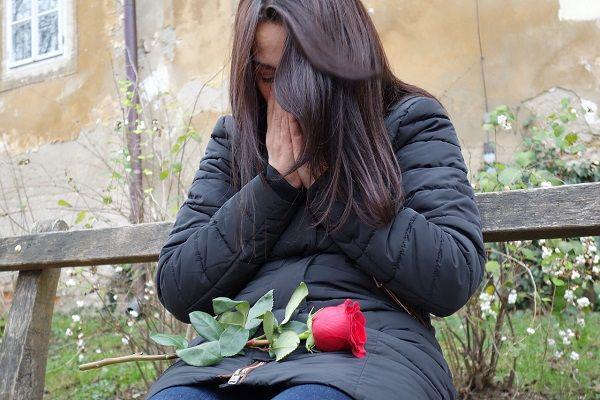 5 Alasan Kamu Harus Bisa Mengikhlaskan Cinta Pertama