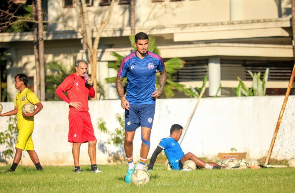 Arema FC dipastikan tak memperpanjang kontrak Arthur Cunha. IDN Times/ Alfi Ramadana