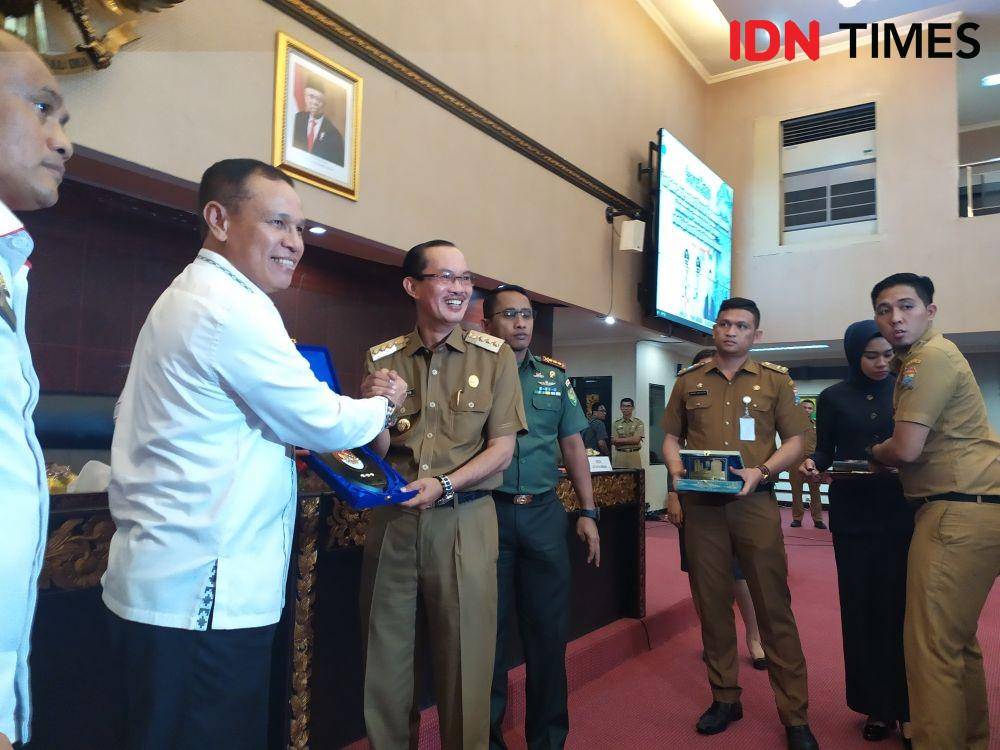 Deputi Sistem Nasional Wantannas, Mayor Jenderal TNI Afanti S Uloli bersama Wali Kota Palembang, Harnojoyo (IDN Times/Feny Maulia Agustin)