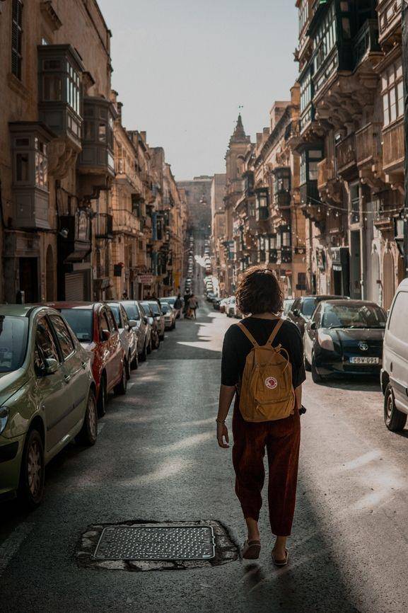 unsplash.com/@tomlefroy