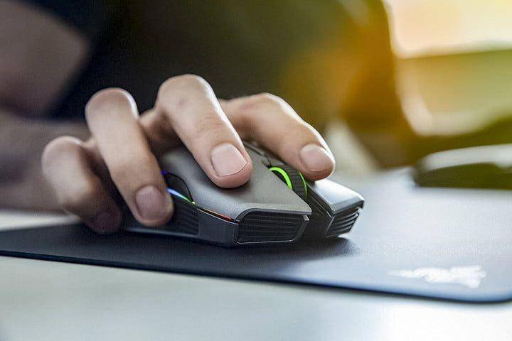 ilustrasi memakai mouse (finance.yahoo.com)