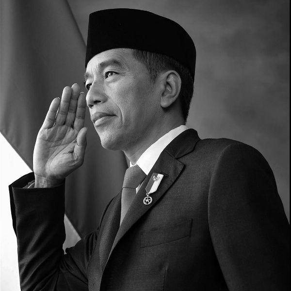 Instagram.com/darwis_triadi