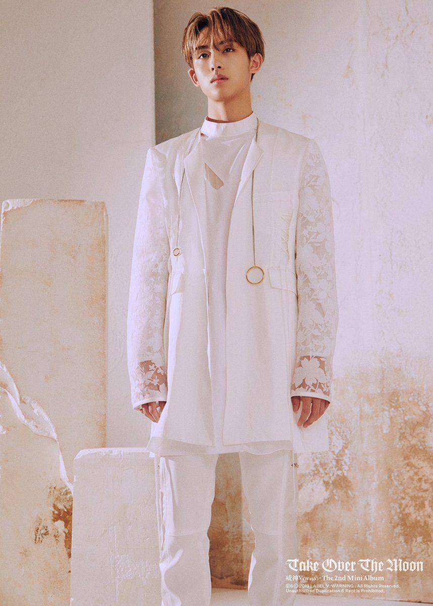 https://twitter.com/wayv_official