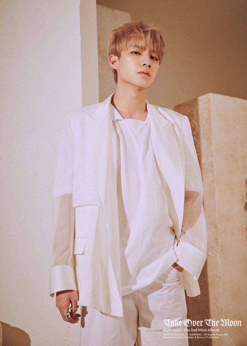 https://twitter.com/wayv_official