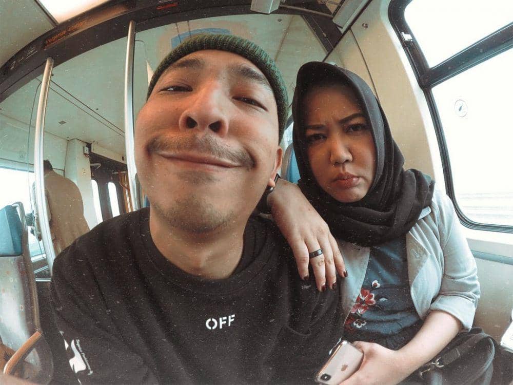 Jauh dari Kata Romantis, 10 Postingan Kocak Risa Saraswati & Dimas