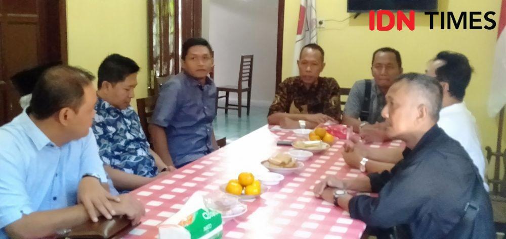 Suasana di Kantor DPC Gerindra Bantul saat menerima Ketua DPD Bantul Mahmud Ardi Widanto mendaftar sebagai bacalon wakil bupati. IDN Times/Daruwaskita