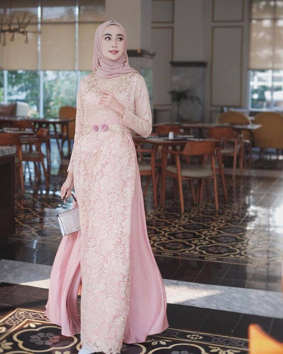 instagram.com/sittiashari