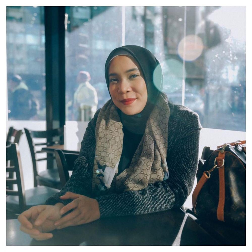 Intip 10 Caption Unik Milik Fitri Tropica yang Menggelitik