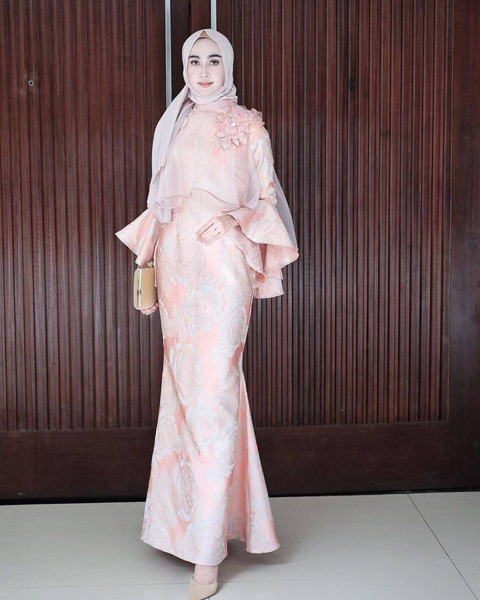 instagram.com/sittiashari