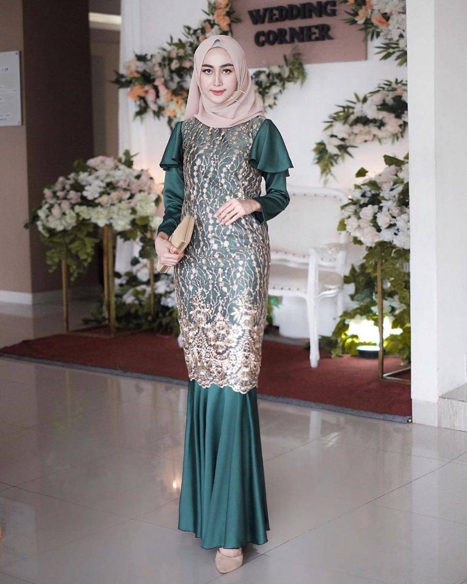 instagram.com/sittiashari
