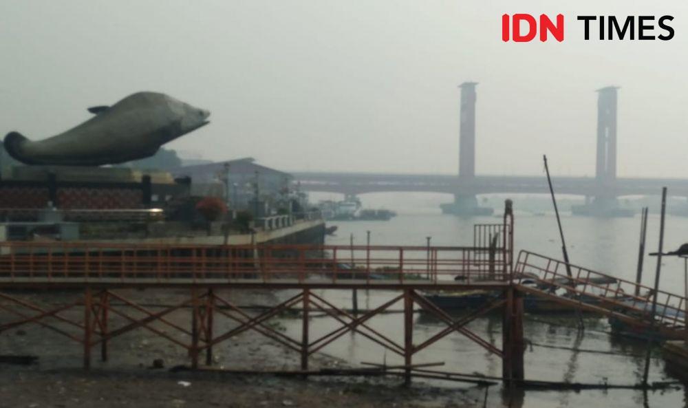 Kabut asap kembali menyelimuti wilayah Kota Palembang (IDN Times/Sidratul Muntaha)