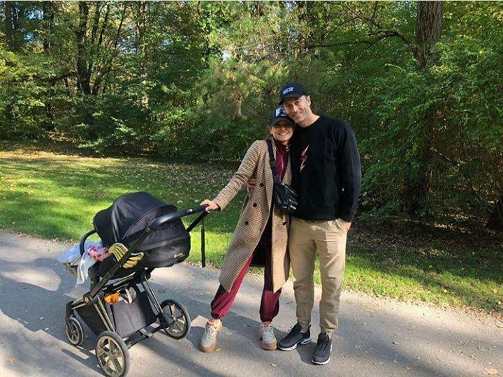 10 Potret Harmonis Robert Lewandowski Bersama Keluarga