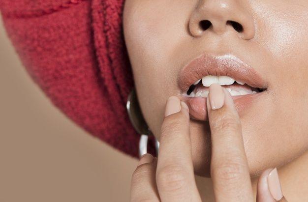 5 Hal yang Harus Diperhatikan Pemilik Bibir Gelap saat Memakai Lipstik