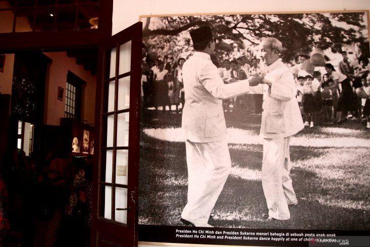 Kisah Persahabatan Sukarno dan Ho Chi Minh, Bapak Bangsa nan Sederhana