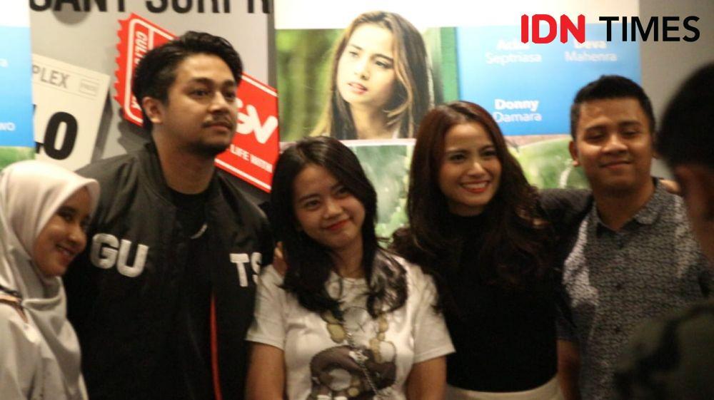 Pemeran film 99 Nama Cinta, Acha Septriasa dan Deva Mahendra (IDN Times/Feny Maulia Agustin)