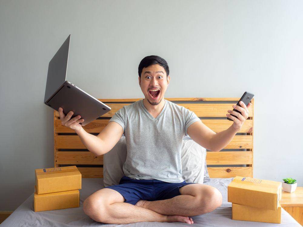 Shutterstock/Rachata Teyparsit